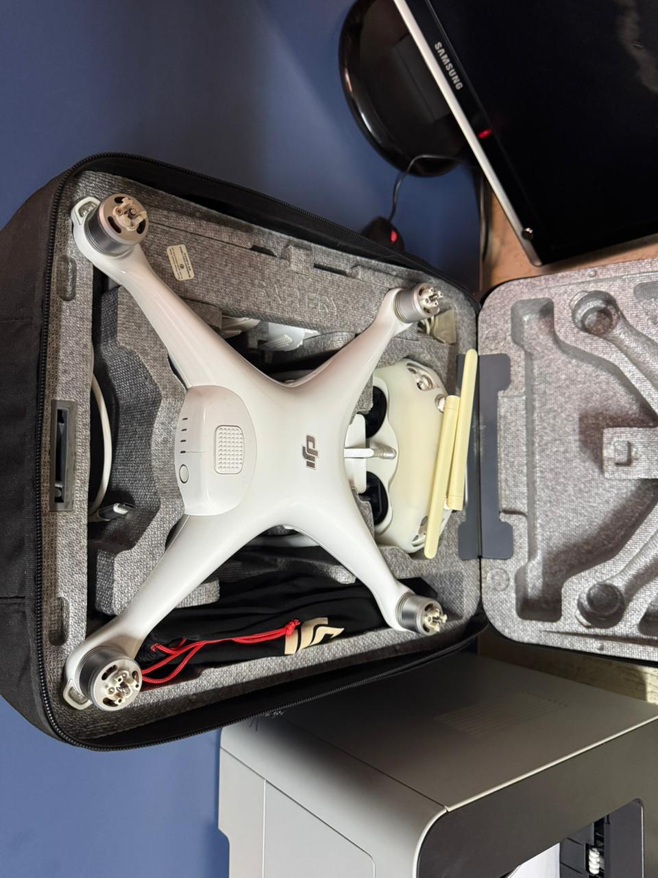 🚀 UM DJI PHANTOM 4 PRO V1 PODE SER SEU! (PRODUTO USADO))