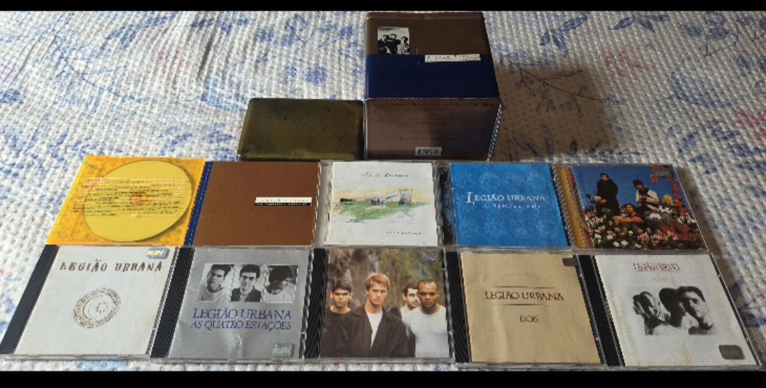 Box Legião Urbana - Por Enquanto ( Com mais 3 CDs)